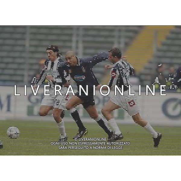 torino 18/12/2003 coppa italia ottavi ritorno juventus - siena nella foto trezeguet david ag aldo liverani/venezia