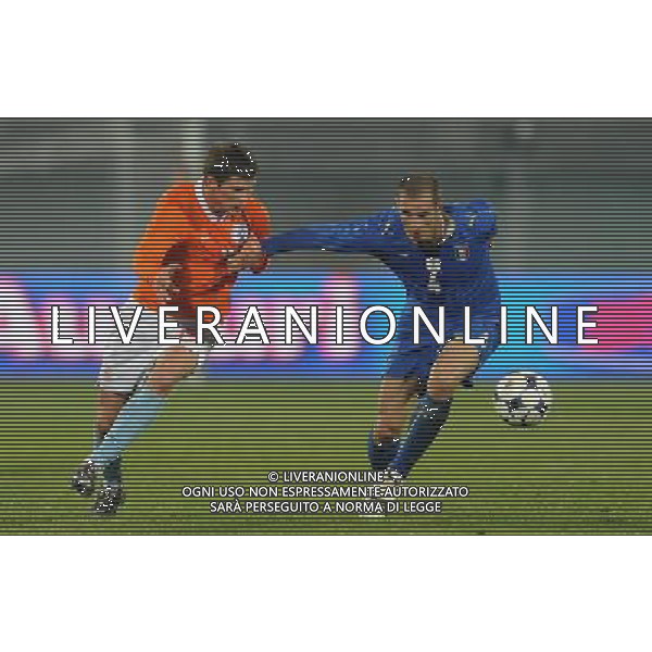 Amichevole Pescara - 14.11.2009 Italia-Olanda Nella Foto:HUNTELAAR-CHIELLINI /Ph.Vitez-Ag. Aldo Liverani