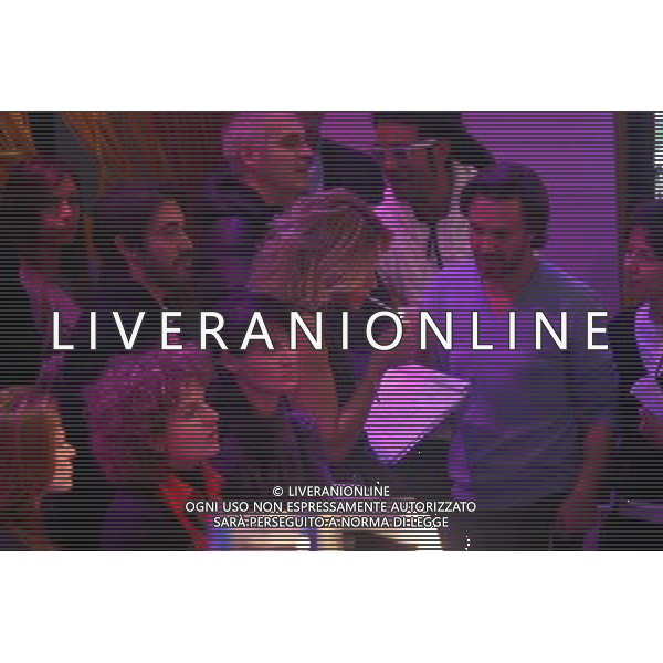 TRASMISSIONE TV: \' QUELLI CHE IL CALCIO\' NELLA FOTO: SIMONA VENTURA FUMA UNA SIGARETTA © ANTONIO SORANO - AG. ALDO LIVERANI SAS FUMARE