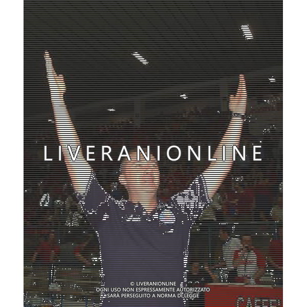 Novara 11 Maggio 2003 Finale quattro Volley Femminile Asystel Novara Despara Sirio Perugia Nella foto:IL TECNICO DELLA DESPAR PERUGIA MASSIMO BARBOLINI ESULTA AL TERMINE DELLA GARA Foto 1905/Roberto Settonce/Aldo Liverani