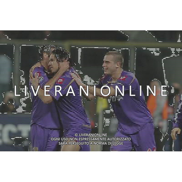FIORENTINA - OLYMPIQUE LIONE CHAMPIONS LEAGUE 2009/2010 FIRENZE 24/11/2009 NELLA FOTO: ESULTANZA DI MANUEL VARGAS DOPO IL SUO GOL DELL\'1-0 SU RIGORE ©AGENZIA ALDO LIVERANI S.A.S.
