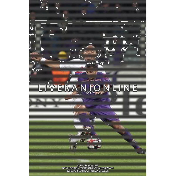 FIORENTINA - OLYMPIQUE LIONE CHAMPIONS LEAGUE 2009/2010 FIRENZE 24/11/2009 NELLA FOTO: MARIO SANTANA E JEAN ALAIN BOUMSONG ©AGENZIA ALDO LIVERANI S.A.S.