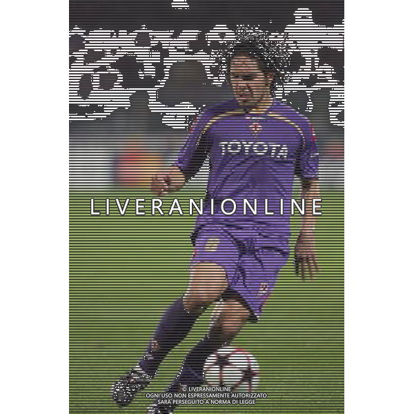 FIRENZE, 24/11/2009, CHAMPIONS LEAGUE 2009-2010 FIORENTINA OLYMPIQUE LIONE NELLA FOTO: MANUEL VARGAS FOTO AG. A. LIVERANI S.A.S.