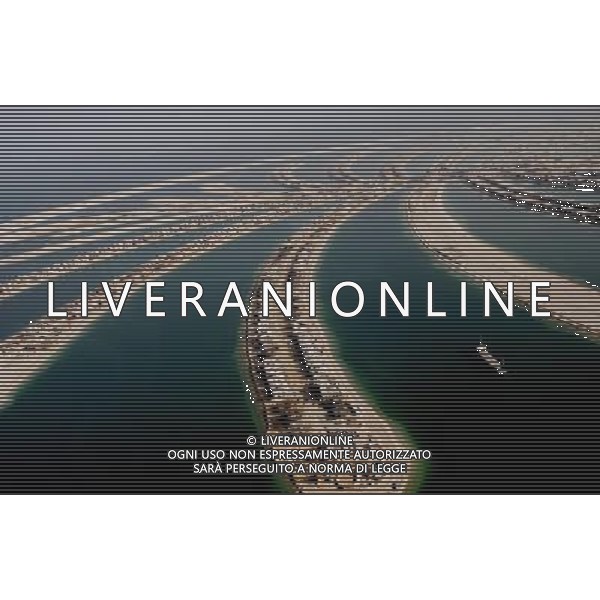 An aerial view of The Palm, Dubai, UAE. Ref: WP_B523_102920_0923 Date: 26.07.2007 COMPULSORY CREDIT: World Pictures/Photoshot DUBAI - EMIRATI ARABI UNITI /Agenzia Aldo Liverani Sas - ITALY ONLY -
