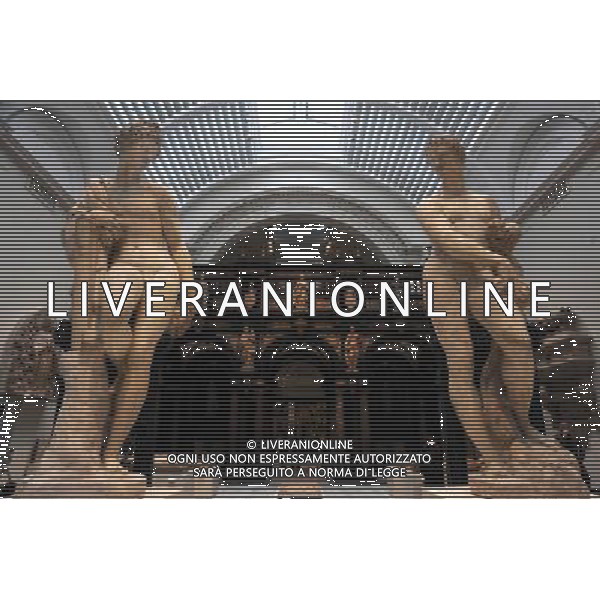 Pic Shows: Exhibits on display at the newly completed \'Medieval and Renaissance\' Galleries at the Victoria and Albert Musem, London. Il Victoria \' Albert Museum, in Cromwell Rd, South Kensington, museo di arti decorative e design a Londra /Agenzia Aldo Liverani Sas - ITALY ONLY -