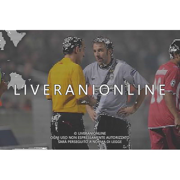 25-11-2009 Bordeaux (Francia) Sport-Calcio Bordeaux Juventus Champions League 2009/2010 Nella foto: L\'arbitro Gonzalez e del Piero alessandro AG ALDO LIVERANI