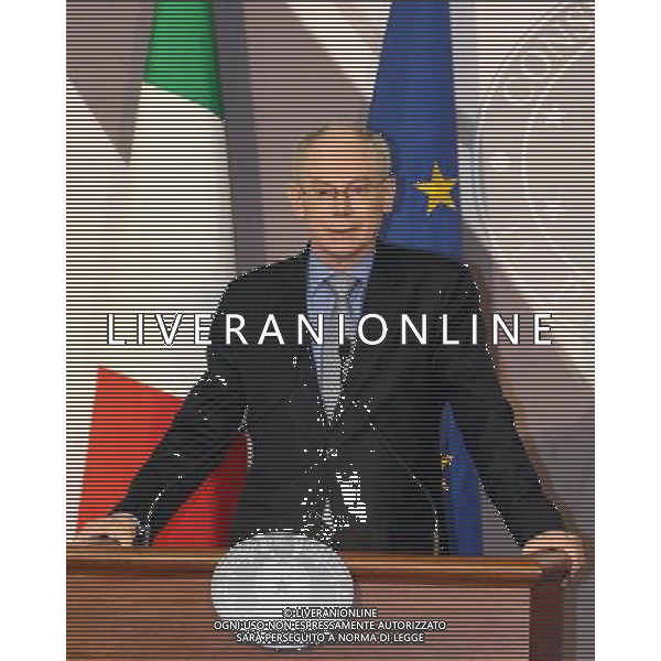 01/12/2009 MILANO POLITICA PREFETTURA DI MILANO IN CORSO MONFORTE INCONTRO TRA IL PRESIDENTE DEL CONSIGLIO DEI MINISTRI SILVIO BERLUSCONI E HERMAN VAN ROMPUY PRESIDENTE DEL CONSIGLIO EUROPEO NELLA FOTO HERMAN VAN ROMPUY PRESIDENTE DEL CONSIGLIO EUROPEO FOTO FIOCHI/AG ALDO LIVERANI SAS