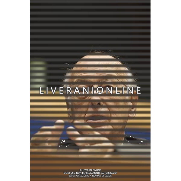 BRUXELLES - VALERY GISCARD D\'ESTAING ( ex Presidente della Repubblica Francese) nel palazzo del Parlamento Europeo, durante la prima conferenza stampa dell\'Atomium Culture. © Wiktor Dabkowski - Photoshot - Ag. Aldo Liverani sas ITALY ONLY