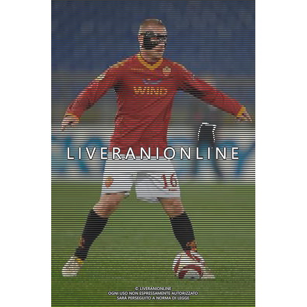 Roma - 03/12/2009 - Stadio Olimpico - Uefa Europa League 2009/2010 Gruppo E - AS Roma vs Basilea - nella foto: Daniele DE ROSSI ph. Corradetti / @Aldo LIVERANI Sas