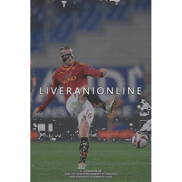 Roma - 03/12/2009 - Stadio Olimpico - Uefa Europa League 2009/2010 Gruppo E - AS Roma vs Basilea - nella foto: Daniele DE ROSSI con la maschera ph. Corradetti / @Aldo LIVERANI Sas