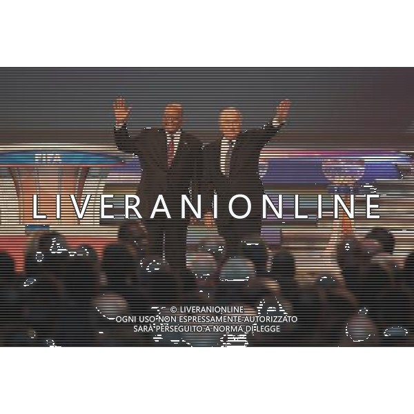 Sorteggi della fase finale dei Mondiali di calcio Sud Africa 2010 03.12.2009, Kapstadt, SŸdafrika, FIFA Fu§ball-Weltmeisterschaft 2010, World Cup, Cape Town, South Africa, Final Draw, Auslosung, Ziehung, SŸdafrikas StaatsprŠsident Jacob Zuma und FIFA-PrŠsident Joseph S. Blatter copyright by firo sportphoto/Agenzia Aldo Liverani Sas - ITALY ONLY -