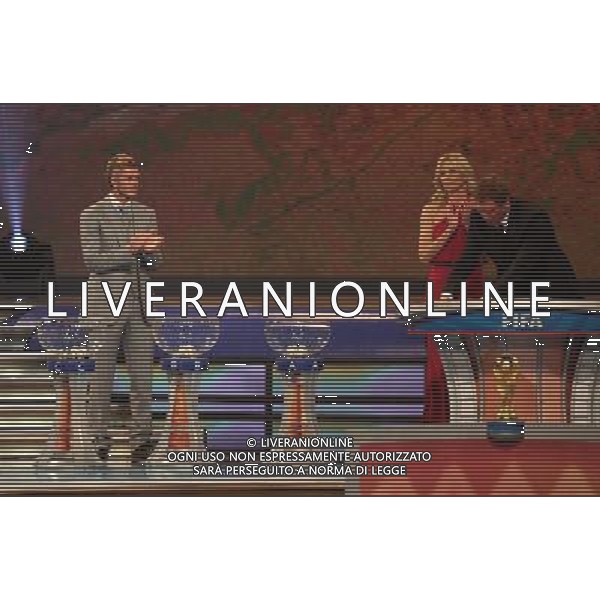 Sorteggi della fase finale dei Mondiali di calcio Sud Africa 2010 03.12.2009, Kapstadt, SŸdafrika, FIFA Fu§ball-Weltmeisterschaft 2010, World Cup, Cape Town, South Africa, Final Draw, Auslosung, Ziehung, David Beckham, ENG, Schauspielerin Charlize Theron, FIFA GeneralsekretŠr Jerome Valcke copyright by firo sportphoto/Agenzia Aldo Liverani Sas - ITALY ONLY -