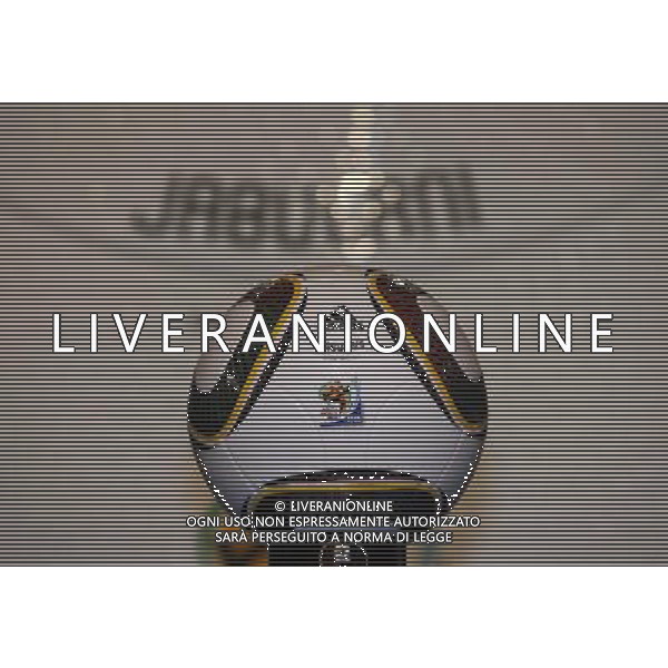 Sorteggi della fase finale dei Mondiali di calcio Sud Africa 2010 - il pallone ufficiale 03.12.2009, Kapstadt, SŸdafrika, FIFA Fu§ball-Weltmeisterschaft 2010, World Cup, Cape Town, South Africa, Final Draw, Auslosung, Ziehung, Adidas stellt den neuen Spielball, Matchball JABULANI vor copyright by firo sportphoto/Agenzia Aldo Liverani Sas - ITALY ONLY -