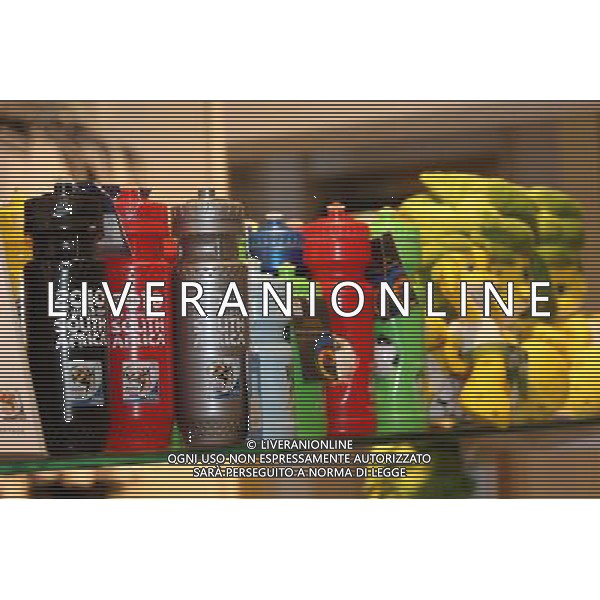 Sorteggi della fase finale dei Mondiali di calcio Sud Africa 2010 - gadget e mascotte in vendita nei negozi della citta\' 04.12.2009, Kapstadt, SŸdafrika, FIFA Fu§ball-Weltmeisterschaft 2010, World Cup, Cape Town, South Africa, Final Draw, Auslosung, Ziehung, Merchandising, Official Fan Shop, Offizieller Fan Shop, Fanartikel, Maskottchen Zakumi copyright by firo sportphoto/Agenzia Aldo Liverani Sas - ITALY ONLY -