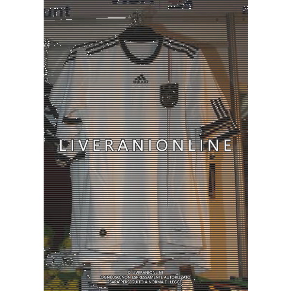 Sorteggi della fase finale dei Mondiali di calcio Sud Africa 2010 - maglia della nazionale tedesca - germania 04.12.2009, Kapstadt, SŸdafrika, FIFA Fu§ball-Weltmeisterschaft 2010, World Cup, Cape Town, South Africa, Final Draw, Auslosung, Ziehung, Merchandising, Official Fan Shop, Offizieller Fan Shop, Fanartikel, copyright by firo sportphoto/Agenzia Aldo Liverani Sas - ITALY ONLY -