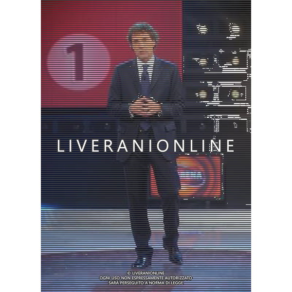 ROMA - STUDI DELLA DEAR 06/12/2009 TRASMISSIONE TELEVISIVA \'DOMENICA IN\' nella foto: MASSIMO GILETTI ©BRUNI/AGENZIA ALDO LIVERANI SAS