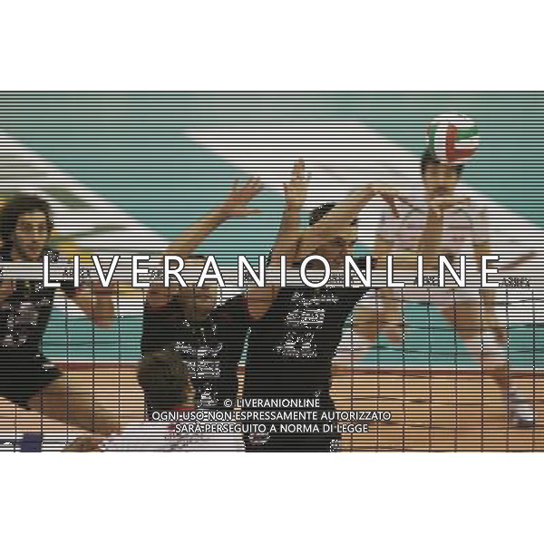 TREVISO 20/12/2009 SERIE A TIM VOLLEY SISLEY TREVISO-ITAS DIATEC TRENTINO NELLA FOTO:GIORGIO DE TOGNI E EMANUEL KOHUT FOTO PAOLA GARBUIO/AG.ALDO LIVERANI