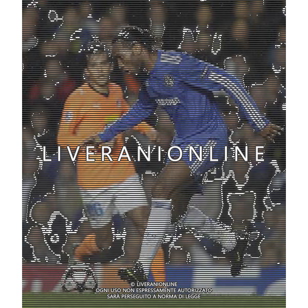 Chelsea«s Didier Drogba controls the ball during the Champions League group stage game between Chelsea FC and Apoel FC in Stamford Bridge Stadium, London, Britain, 8 December 2009. /AGENZIA ALDO LIVERANI SAS - ITALY ONLY -