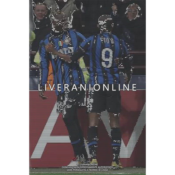 Champions League 2009/2010 Gruppo F MD6 Milano - 09.12.2009 FC Inter-FC Rubin Kazan Nella Foto: esultanza dopo il gol di samuel eto\'o del 1-0 con mario balotelli /Ph.Luzzani-Ag. Aldo Liverani