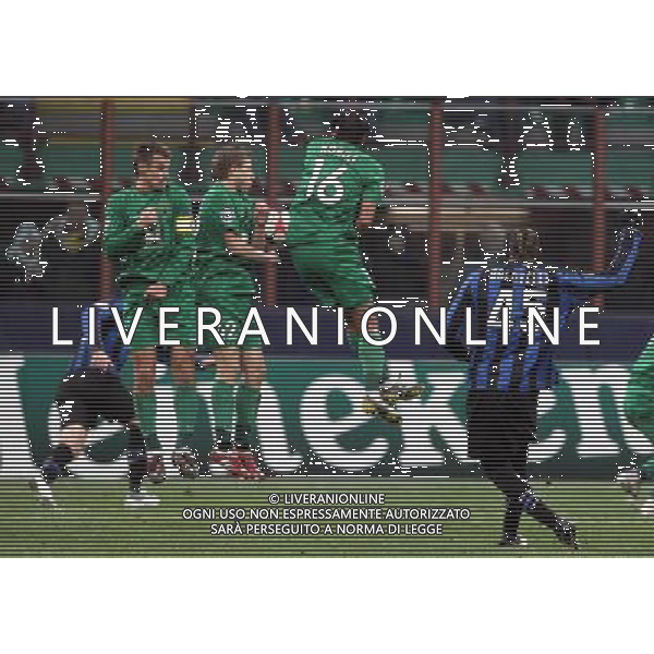 Champions League 2009/2010 Gruppo F MD6 Milano - 09.12.2009 FC Inter-FC Rubin Kazan Nella Foto: il gol su punizione di mario balotelli ©luzzani-Ag. Aldo Liverani