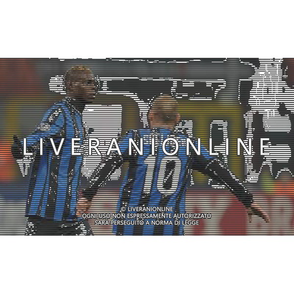 Champions League 2009/2010 Gruppo F MD6 Milano - 09.12.2009 FC Inter-FC Rubin Kazan Nella Foto: ESULTANZA DOPO IL GOL DI MARIO BALOTELLI CON SNEIJDER /Ph.Vitez-Ag. Aldo Liverani