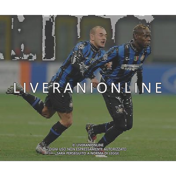 Champions League 2009/2010 Gruppo F MD6 Milano - 09.12.2009 FC Inter-FC Rubin Kazan Nella Foto: ESULTANZA DOPO IL GOL DI MARIO BALOTELLI CON SNEIJDER /Ph.Vitez-Ag. Aldo Liverani