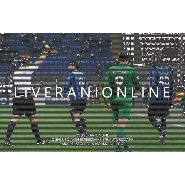 Champions League 2009/2010 Gruppo F MD6 Milano - 09.12.2009 FC Inter-FC Rubin Kazan Nella Foto: MARIO BALOTELLI AMMONIZIONE /Ph.Vitez-Ag. Aldo Liverani