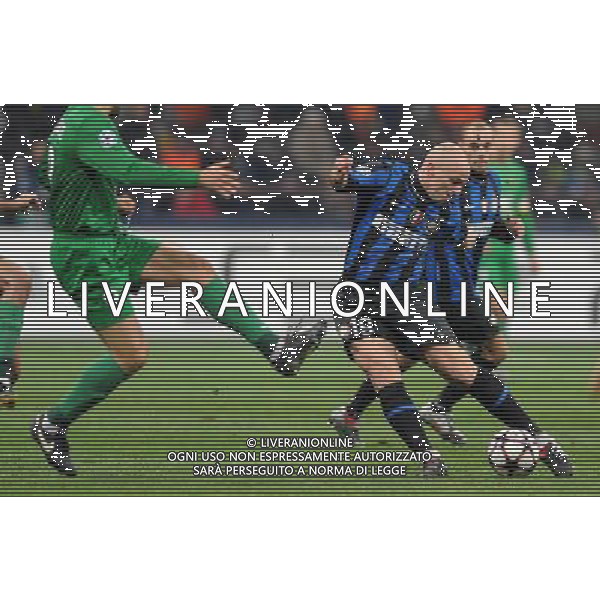 Champions League 2009/2010 Gruppo F MD6 Milano - 09.12.2009 FC Inter-FC Rubin Kazan Nella Foto:OCCASIONE DI ESTEBAN CAMBIASSO /Ph.Vitez-Ag. Aldo Liverani