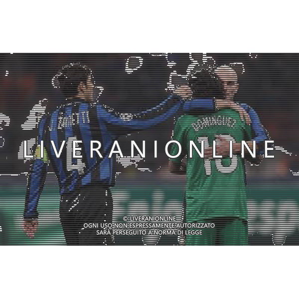 Champions League 2009/2010 Gruppo F MD6 Milano - 09.12.2009 FC Inter-FC Rubin Kazan Nella Foto: esteban cambiasso, javier zanetti e domiguez a fine gara ©luzzani-Ag. Aldo Liverani