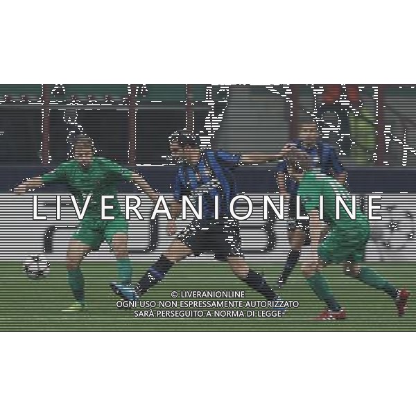 Milano 09-12-2009 Champions League 2009/10 inter-rubin kazan 2:0 nella foto dejan stankovic, gokdeniz karadeniz e rafal murawski ph marco luzzani/ag aldo liverani s.a.s.