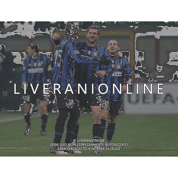 Milano 09-12-2009 Champions League 2009/10 inter-rubin kazan 2:0 nella foto mario balotelli esulta dopo il gol con thiago motta ph marco luzzani/ag aldo liverani s.a.s.