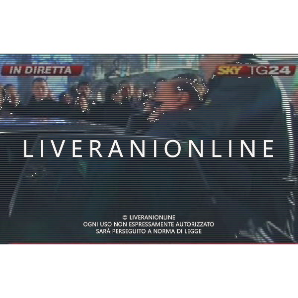 Aggressione al Presidente del Consiglio Silvio Berlusconi alla fine del suo comizio in Piazza Duomo a Milano 13/12/2009 nella foto Silvio Berlusconi viene soccorso dopo essere stato colpito obbligatorio citare la fonte televisiva (SkyTg24) Agenzia Aldo Liverani Sas 