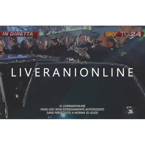 Aggressione al Presidente del Consiglio Silvio Berlusconi alla fine del suo comizio in Piazza Duomo a Milano 13/12/2009 nella foto Silvio Berlusconi viene soccorso dopo essere stato colpito obbligatorio citare la fonte televisiva (SkyTg24) Agenzia Aldo Liverani Sas 