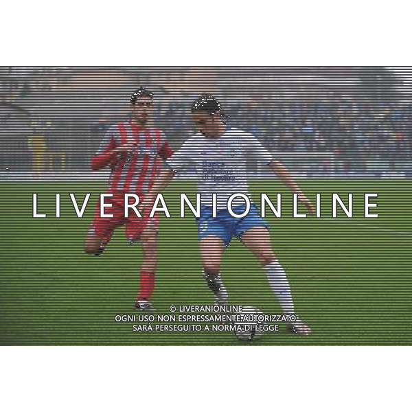 Campionato Lega PRO 1° Divisione Cremona 29-11-2009 Cremonese - Novara nella foto: Marco Gori (Cremonese), a SX, ed Alessio Tombesi (Novara) foto Garavaglia - ag. Aldo Liverani sas
