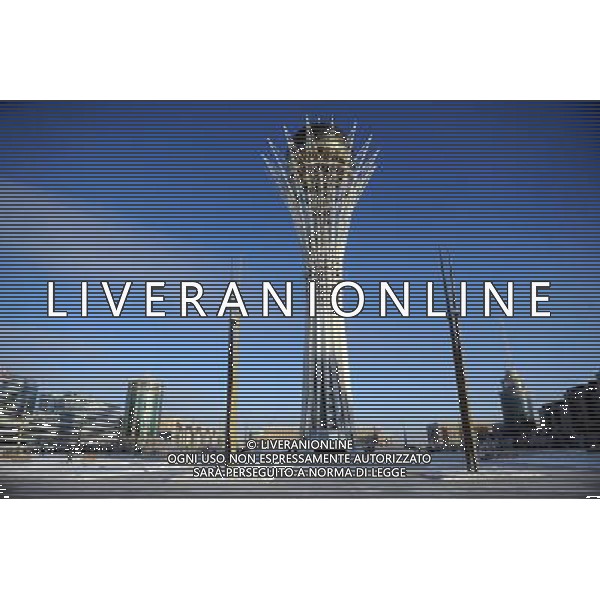 (091215) -- ASTANA, Dec. 15, 2009 -- Photo taken on Dec. 13, 2009 shows the Baiterek Tower, a symbol of the openness and modernity of Astana, capital of Kazakhstan. Astana, once a drab town in the vast, windswept steppe, was declared Kazakhstan\'s new capital on Dec. 10, 1997. It now emerges as a modern, diversified city after a 12-year construction. Sadat) (yy) Astana e\' stata proclamata capitale del Kazakistan nel 1997. La citta\' e\' un importante centro culturale della Repubblica Kazaka /Agenzia Aldo Liverani Sas - ITALY ONLY -