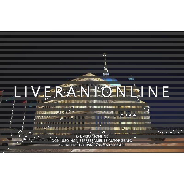 (091215) -- ASTANA, Dec. 15, 2009 -- Photo taken on Dec. 12, 2009 shows the night view of the presidential residence in Astana, capital of Kazakhstan. Astana, once a drab town in the vast, windswept steppe, was declared Kazakhstan\'s new capital on Dec. 10, 1997. It now emerges as a modern, diversified city after a 12-year construction. Sadat) (yy) Astana e\' stata proclamata capitale del Kazakistan nel 1997. La citta\' e\' un importante centro culturale della Repubblica Kazaka - Residenza Presidenziale /Agenzia Aldo Liverani Sas - ITALY ONLY -
