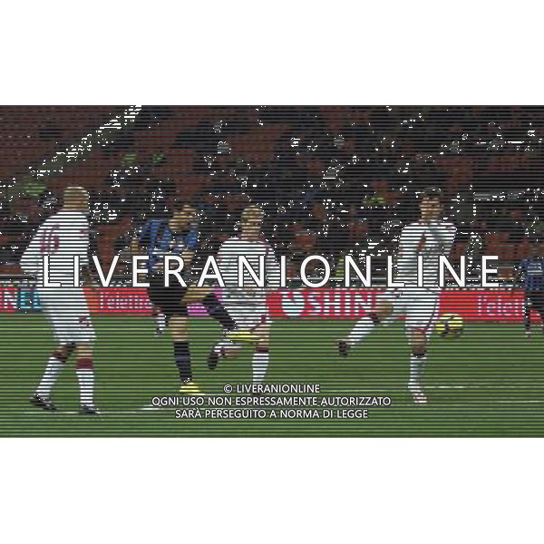 Inter - Livorno Coppa Italia Tim Cup 16/12/2009 nella foto tiro sulla traversa di dejan stankovic ©Luzzani/Agenzia Aldo Liverani Sas