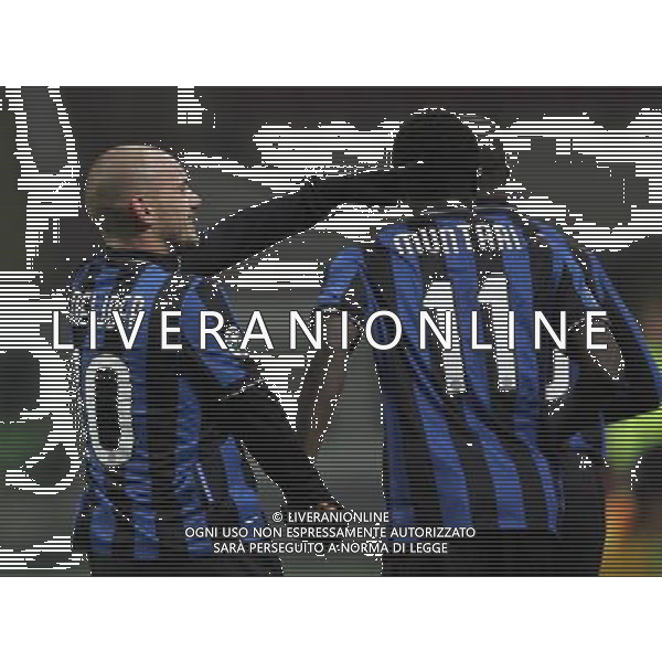 Inter - Livorno Coppa Italia Tim Cup 16/12/2009 nella foto esultanza dopo il gol di sneijder con muntari ©Luzzani/Agenzia Aldo Liverani Sas sneijder