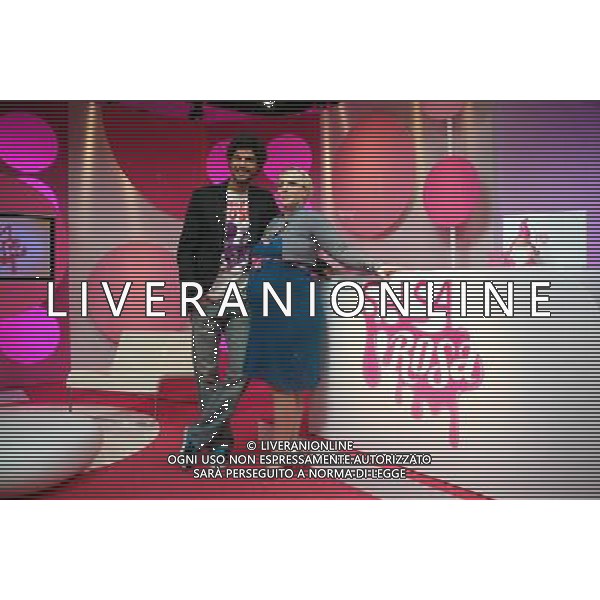 SALSA ROSA - TRASMISSIONE TV SU COMEDY CENTRAL IN ONDA IN ANTEPRIMA IL 6 GENNAIO 2009 E POI DALL\'11 GENNAIO 2009 NELLA FOTO: KATIA FOLLESA ( del duo KATIA \' VALERIA) incinta e BRUNO CABRERIZO © ANTONIO SORANO - AG. ALDO LIVERANI SAS