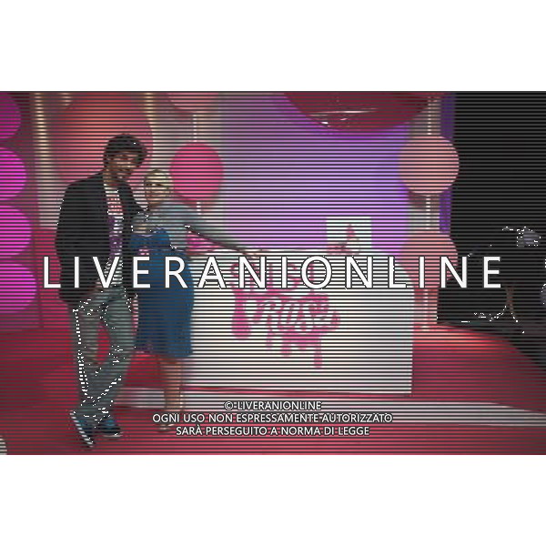 SALSA ROSA - TRASMISSIONE TV SU COMEDY CENTRAL IN ONDA IN ANTEPRIMA IL 6 GENNAIO 2009 E POI DALL\'11 GENNAIO 2009 NELLA FOTO: KATIA FOLLESA ( del duo KATIA \' VALERIA) incinta e BRUNO CABRERIZO © ANTONIO SORANO - AG. ALDO LIVERANI SAS
