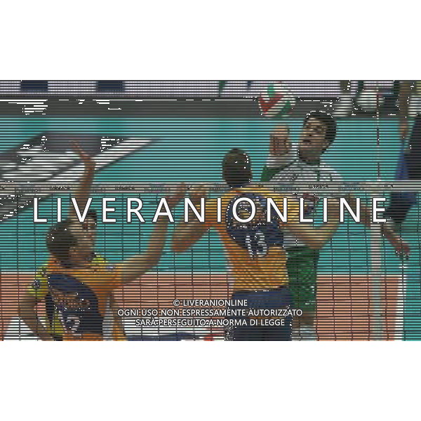 Monza 11-10-2009 Campionato pallavolo serie A TIM 2009/10 Acqua Paradiso Gabeca Monza-Bre Banca Lanutti Cuneo3:2 nella foto wout wijsmans e dragan travica ph marco luzzani/ag aldo liverani s.a.s.