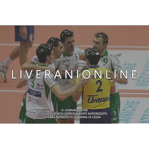 Monza 11-10-2009 Campionato pallavolo serie A TIM 2009/10 Acqua Paradiso Gabeca Monza-Bre Banca Lanutti Cuneo3:2 nella foto esultanza Bre Banca Lanutti Cuneo ph marco luzzani/ag aldo liverani s.a.s.