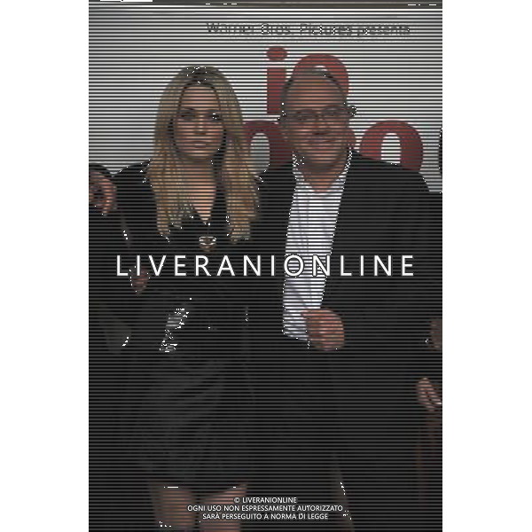 ROMA - CINEMA WARNER MODERNO - 30.12.09 PHOTO CALL FILM\' IO, LORO E LARA\' nella foto: CARLO VERDONE CON LAURA CHIATTI FOTO BRUNI-AG ALDO LIVERANI