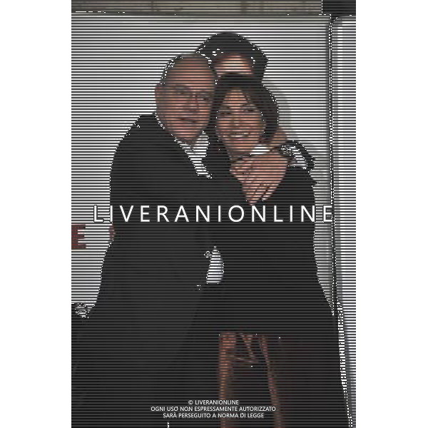 ROMA - CINEMA WARNER MODERNO - 30.12.09 PHOTO CALL FILM\' IO, LORO E LARA\' nella foto: CARLO VERDONE CON ANNA BONAIUTO FOTO BRUNI-AG ALDO LIVERANI