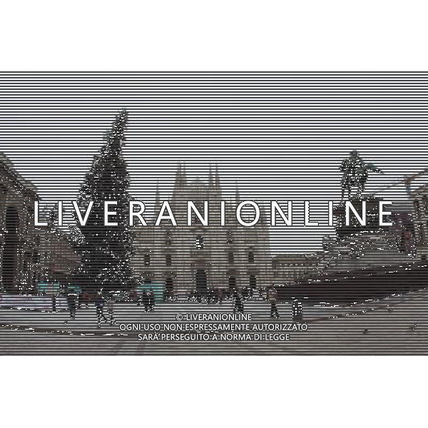 CITTA\' DI MILANO NELLA FOTO: PIAZZA DUOMO © ANTONIO SORANO - AG. ALDO LIVERANI SAS