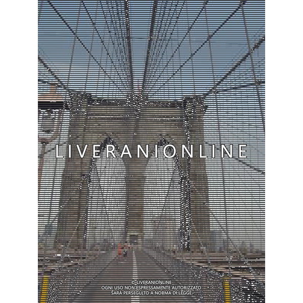U.S.A: IL PONTE DI BROOKLYN A NEW YORK IL PONTE FU INAUGURATO NEL 1883 © Trevor Collens - Photoshot - Ag. Aldo Liverani sas ITALY ONLY