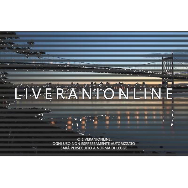 U.S.A. - IL PONTE ROBERT F. KENNEDY ( conosciuto come Triboro e Triborough) DI NEW YORK. IL PONTE FU INAUGURATO NEL 1936 © Trevor Collens - Photoshot - Ag. Aldo Liverani sas ITALY ONLY