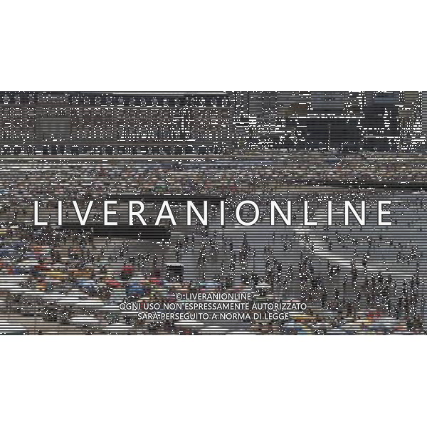 ARGENTINA - TURISMO/MARE/SPIAGGIA/TURISTA NELLA CITTA\' DI MAR DEL PLATA © Juan Vittori - Xinhua/Photoshot - Ag. Aldo Liverani sas ITALY ONLY PRENDERE IL SOLE ABBRONZARE DIVERTIRE DIVERTIMENTO 