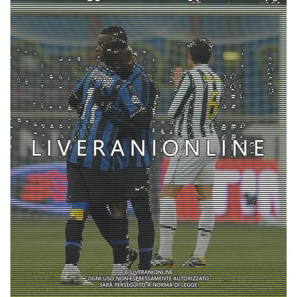 Coppa Italia TIM Cup 2009/2010 Quarti di Finale Milano - 28.01.2010 Inter-Juventus Nella Foto: MARIO BALOTELLI ESULTANZA CON MUNTARI /Ph.Vitez-Ag. Aldo Liverani