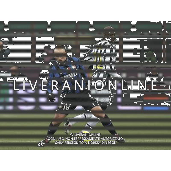 Milano 28-01-2010 Coppa Italia TIM CUP 2009/2010 Inter-Juventus 2:1 nella foto esteban cambiasso e mohmed sissoko ph marco luzzani/ag aldo liverani s.a.s.